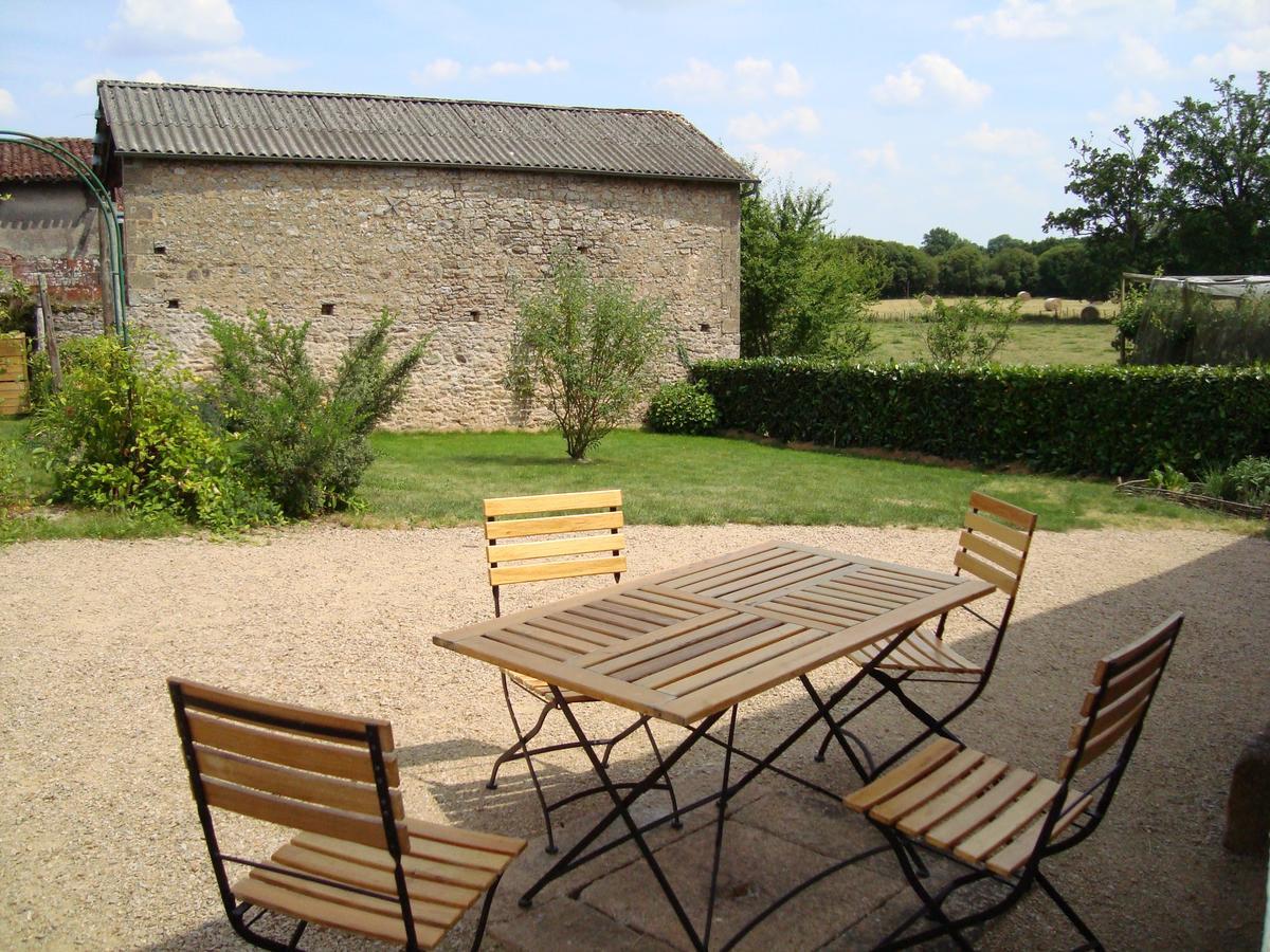Demeure Du Castel Bed & Breakfast Les Châtelliers-Châteaumur Exterior foto