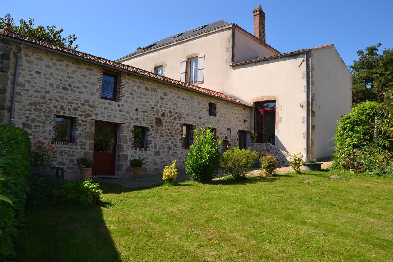 Demeure Du Castel Bed & Breakfast Les Châtelliers-Châteaumur Exterior foto